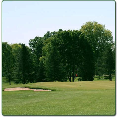 blue-bird-red-fox-course-at-cheshire-hills-golf-course