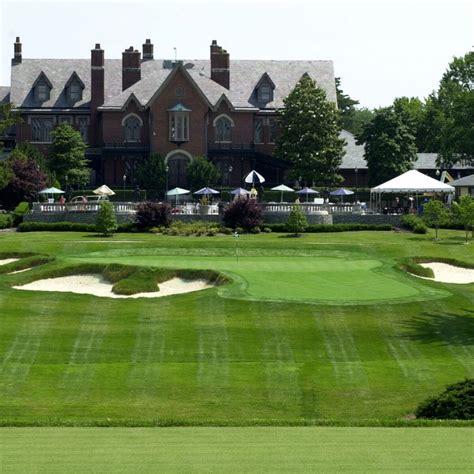 eighteen-hole-course-at-hurstbourne-country-club