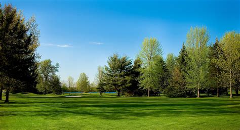 holiday-greens-golf-course