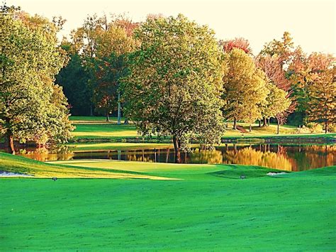 lakeside-meadows-course-at-shaker-run-golf-club