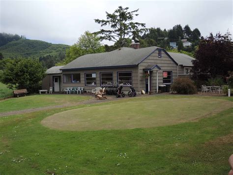 neskowin-beach-golf-course