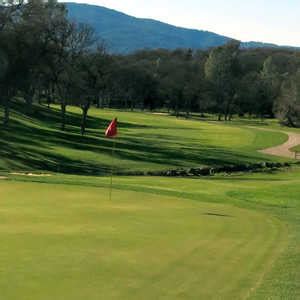 nine-hole-course-at-clear-lake-riviera-yacht-golf-club