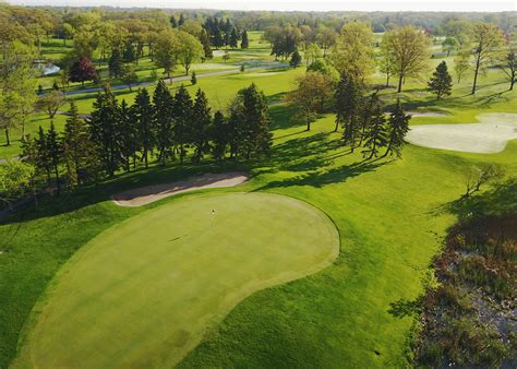 rolling-hills-course-at-silver-lake-country-club